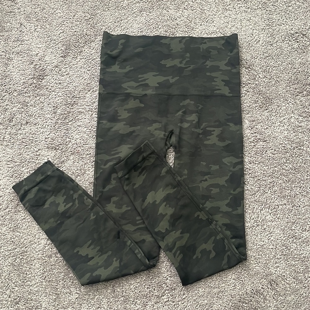 Spanx Look at Me Now Women Camo Leggings Size Medium